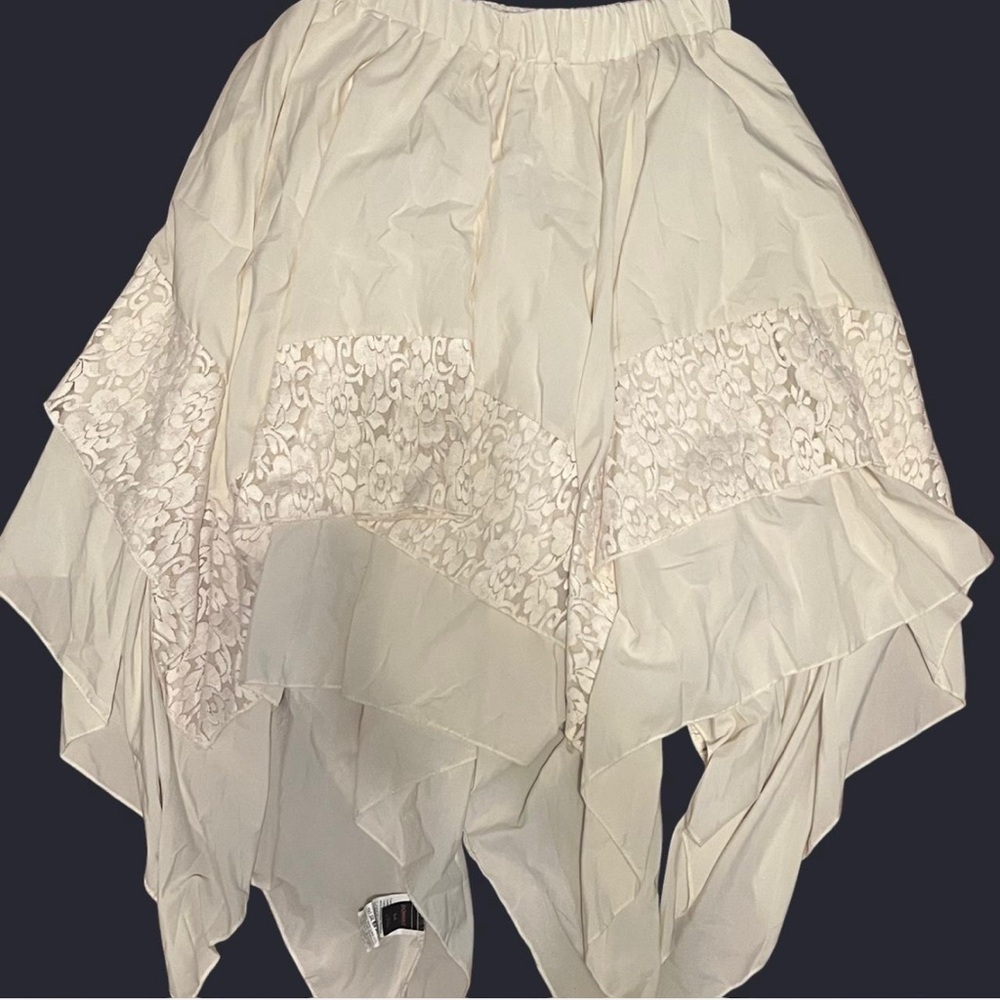 ROMWE Asymmetrical Cream Skirt with Lace Detail